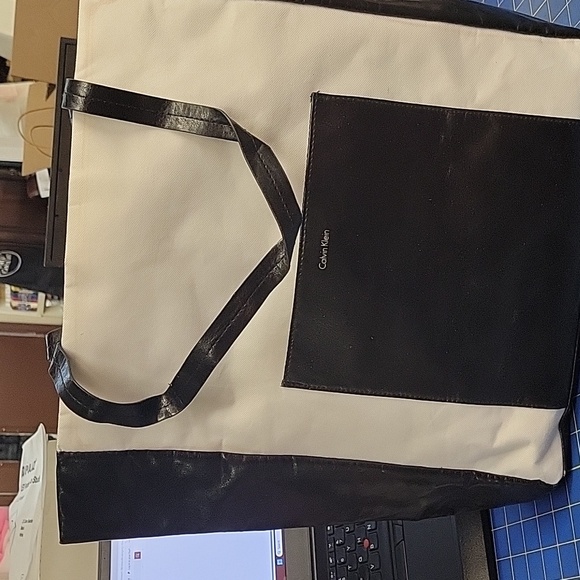 Calvin Klein Black & White Tote Bag 13" x 6" x 15" Straps are 20" - Picture 1 of 13